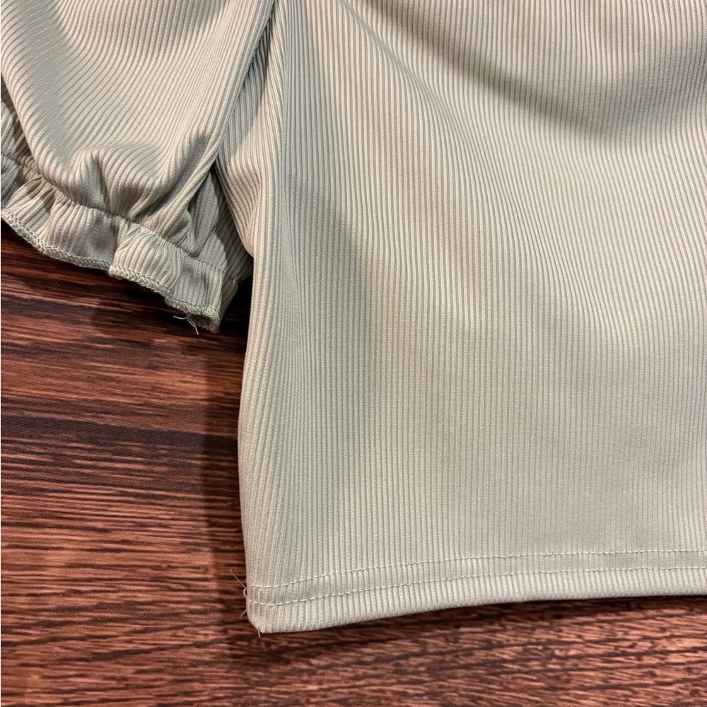 SHEIN Puff Sleeve Crop Top - Light Gray - Picture 4 of 12